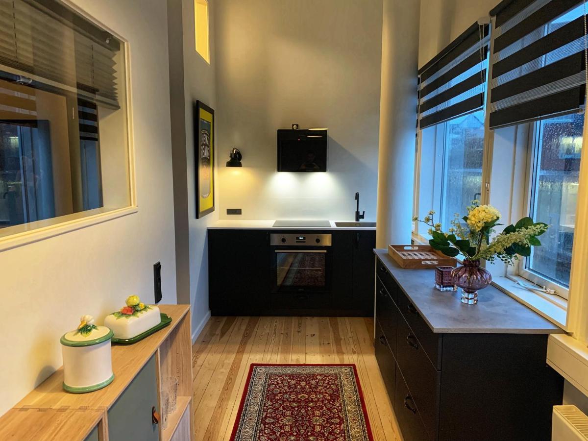 Broncks Apartment 5 - Modern 2-Bedroom In The Heart Of توئِسهون المظهر الخارجي الصورة