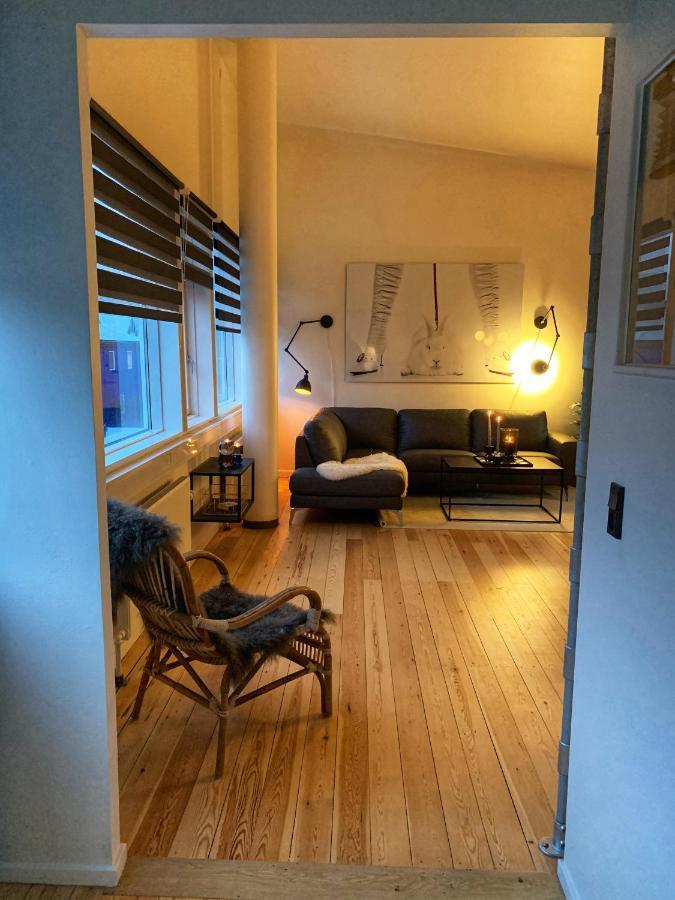 Broncks Apartment 5 - Modern 2-Bedroom In The Heart Of توئِسهون المظهر الخارجي الصورة