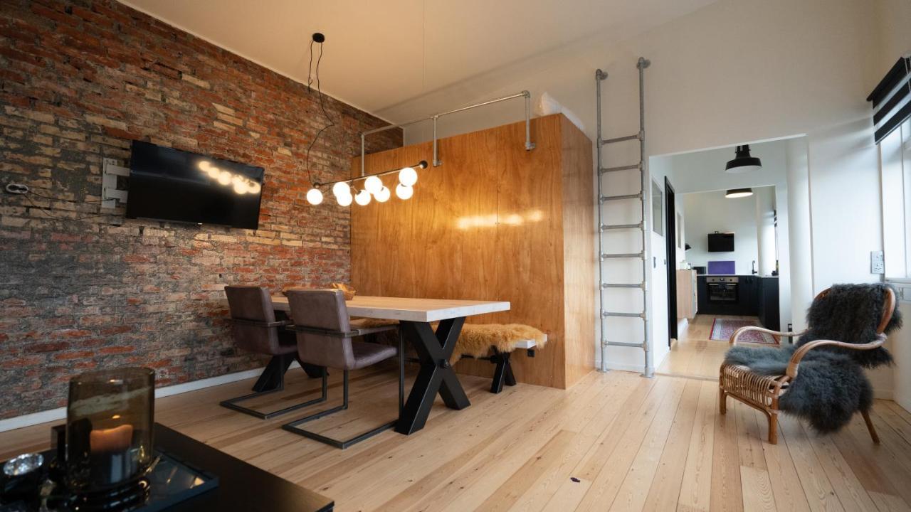 Broncks Apartment 5 - Modern 2-Bedroom In The Heart Of توئِسهون المظهر الخارجي الصورة