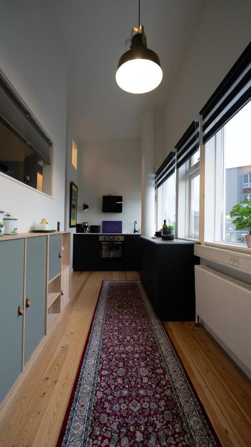 Broncks Apartment 5 - Modern 2-Bedroom In The Heart Of توئِسهون المظهر الخارجي الصورة